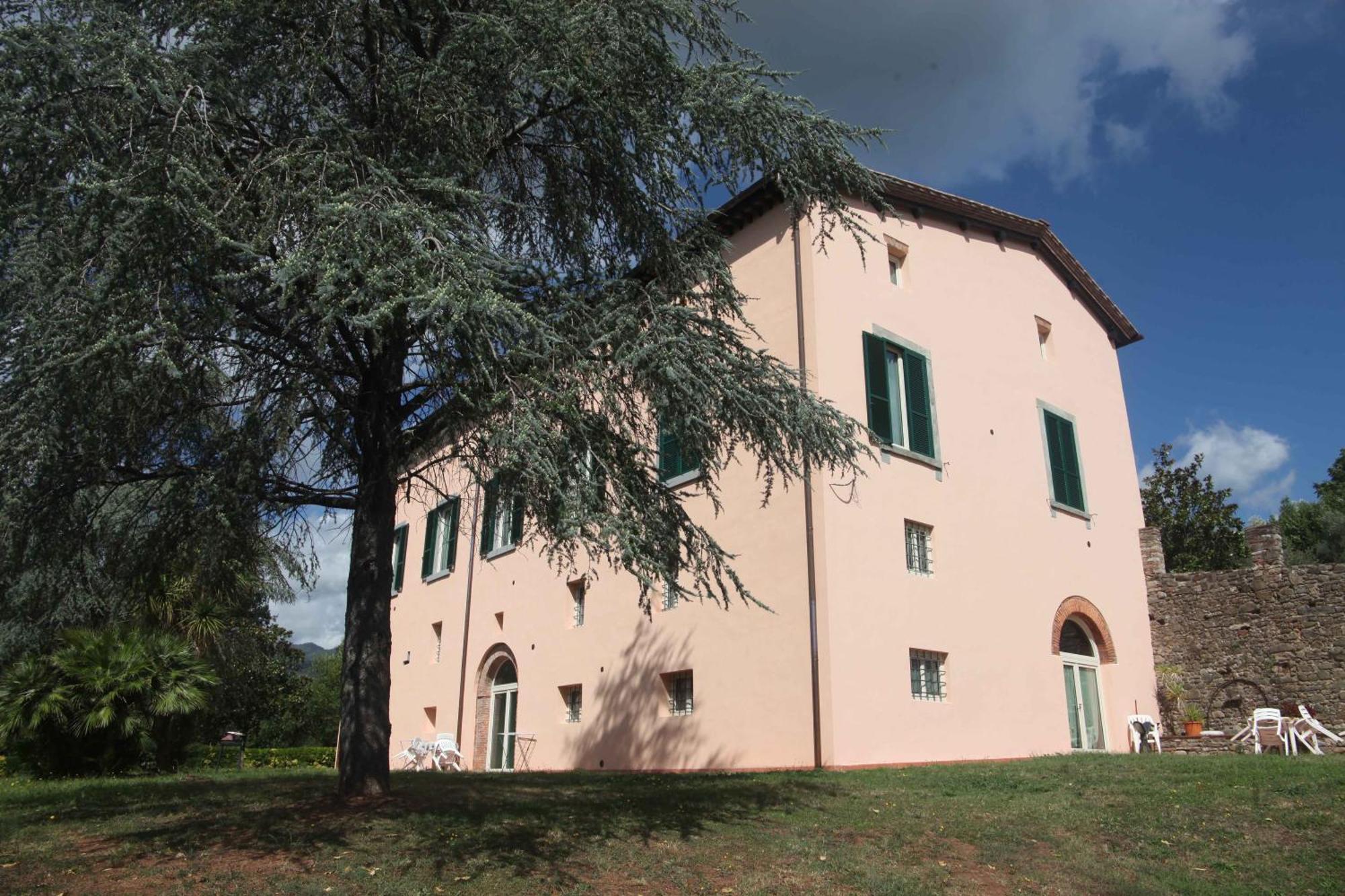 Torre Degli Onesti Bed & Breakfast Lucca